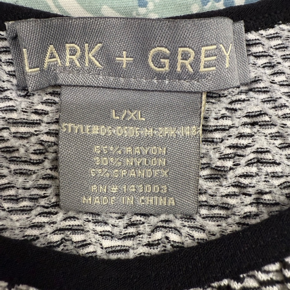 Sleeveless Striped Midi Dress Smocked Bodice L/XL Black and White LARK + GREY - Picture 2 of 7